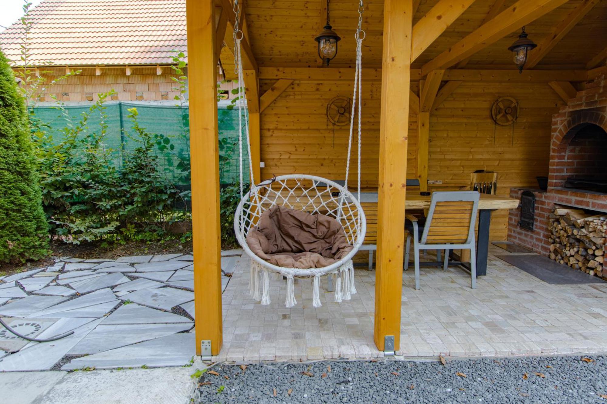 Bear'S Lair Chalet Порумбаку-де-Жос Екстер'єр фото